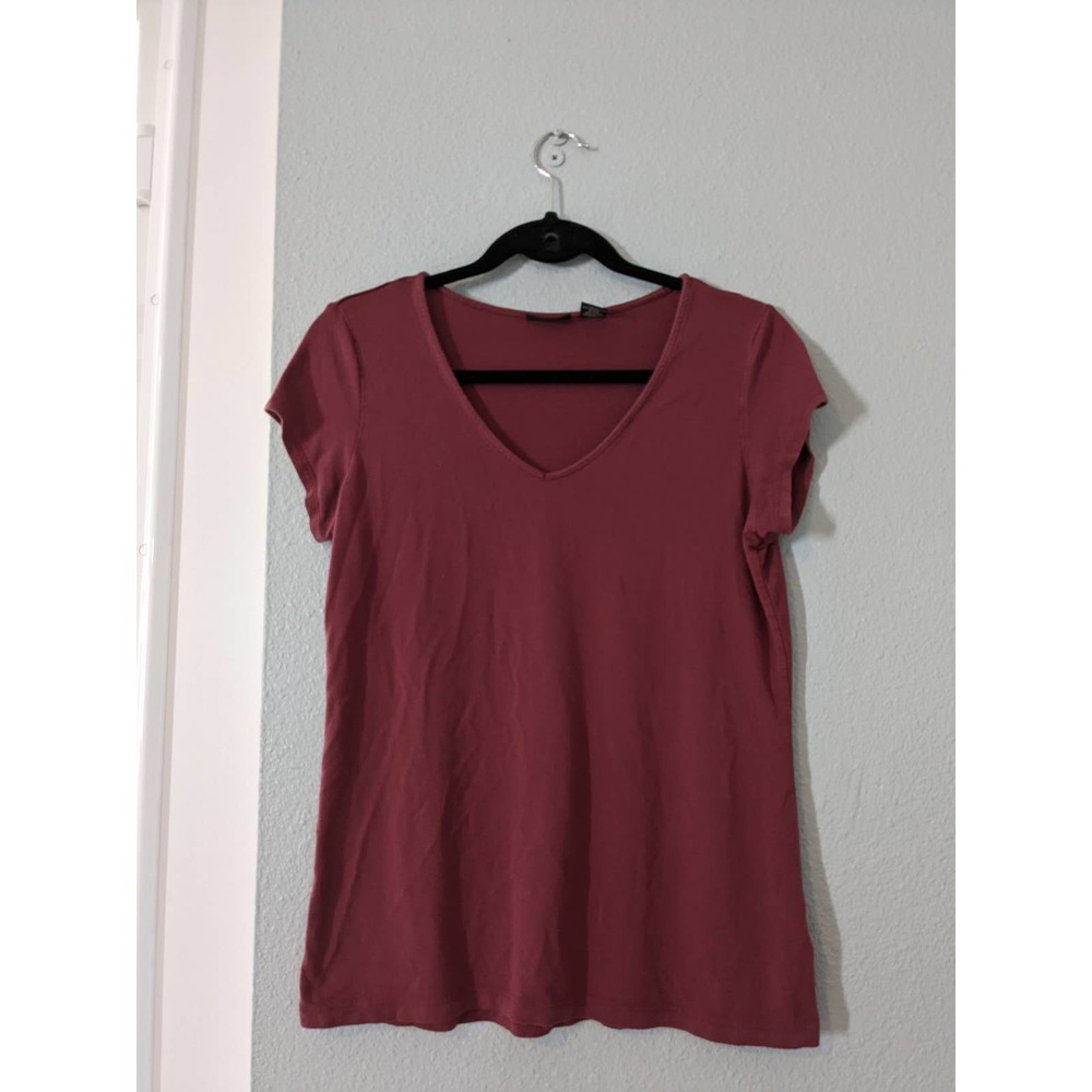 Tahari V-Neck T-Shirt